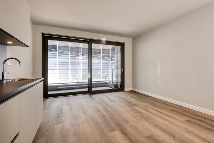 Foto 3 van Isaac Titsinghkade 4-E