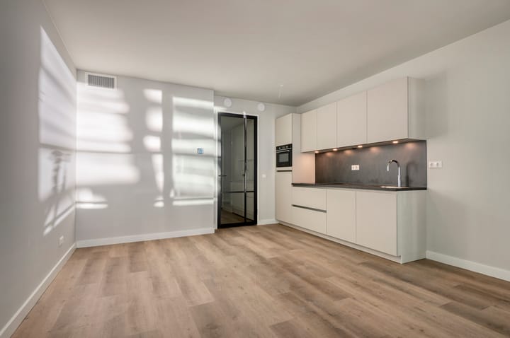 Foto 7 van Isaac Titsinghkade 4-E