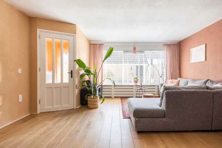 Photo 8 of Lucretia van Merkenlaan 35