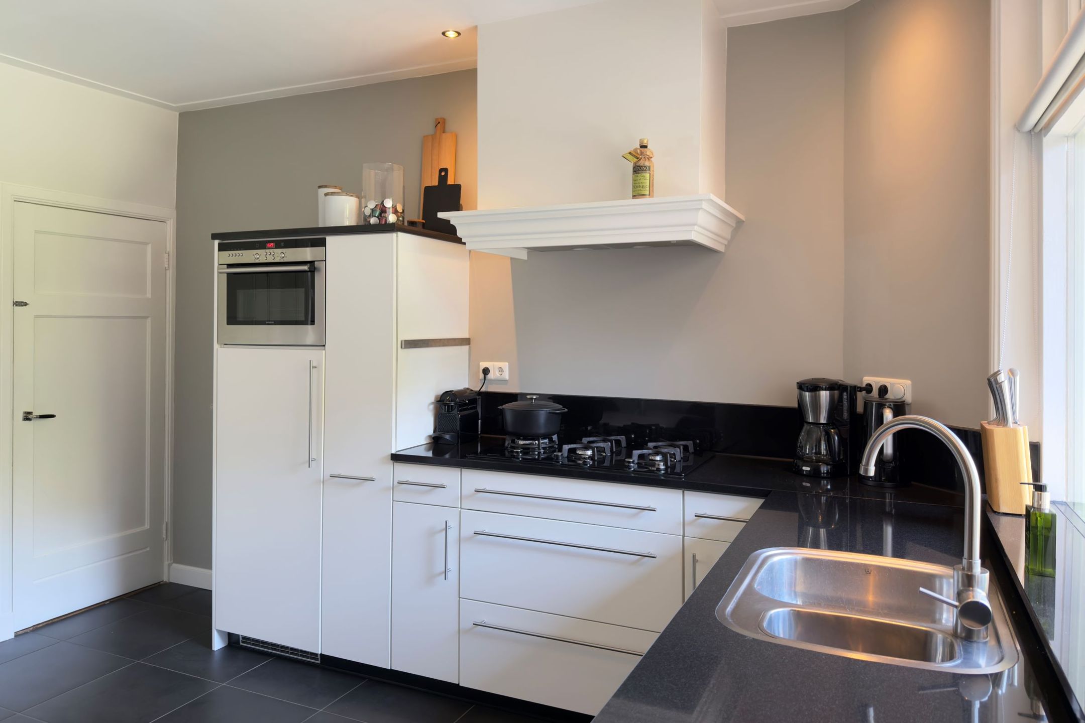 Photo 15 of Dillenburgstraat 18