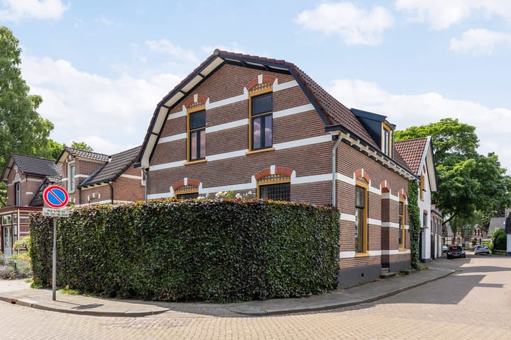 Photo 49 of Celebeslaan 1