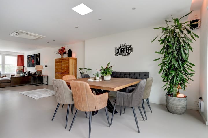 Photo 13 of Narcisstraat 23