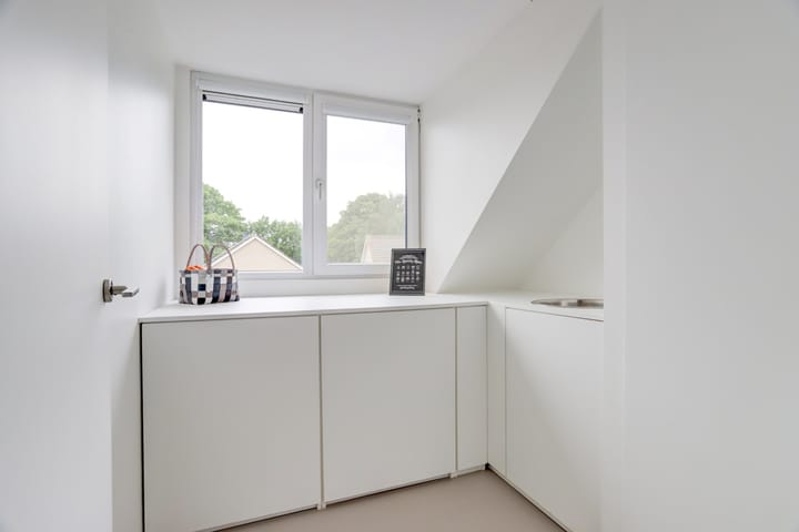 Photo 24 of Narcisstraat 23