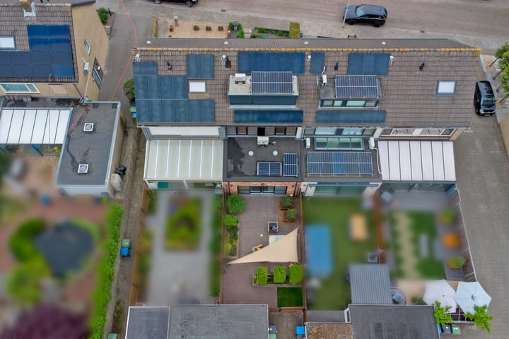 Photo 33 of Narcisstraat 23