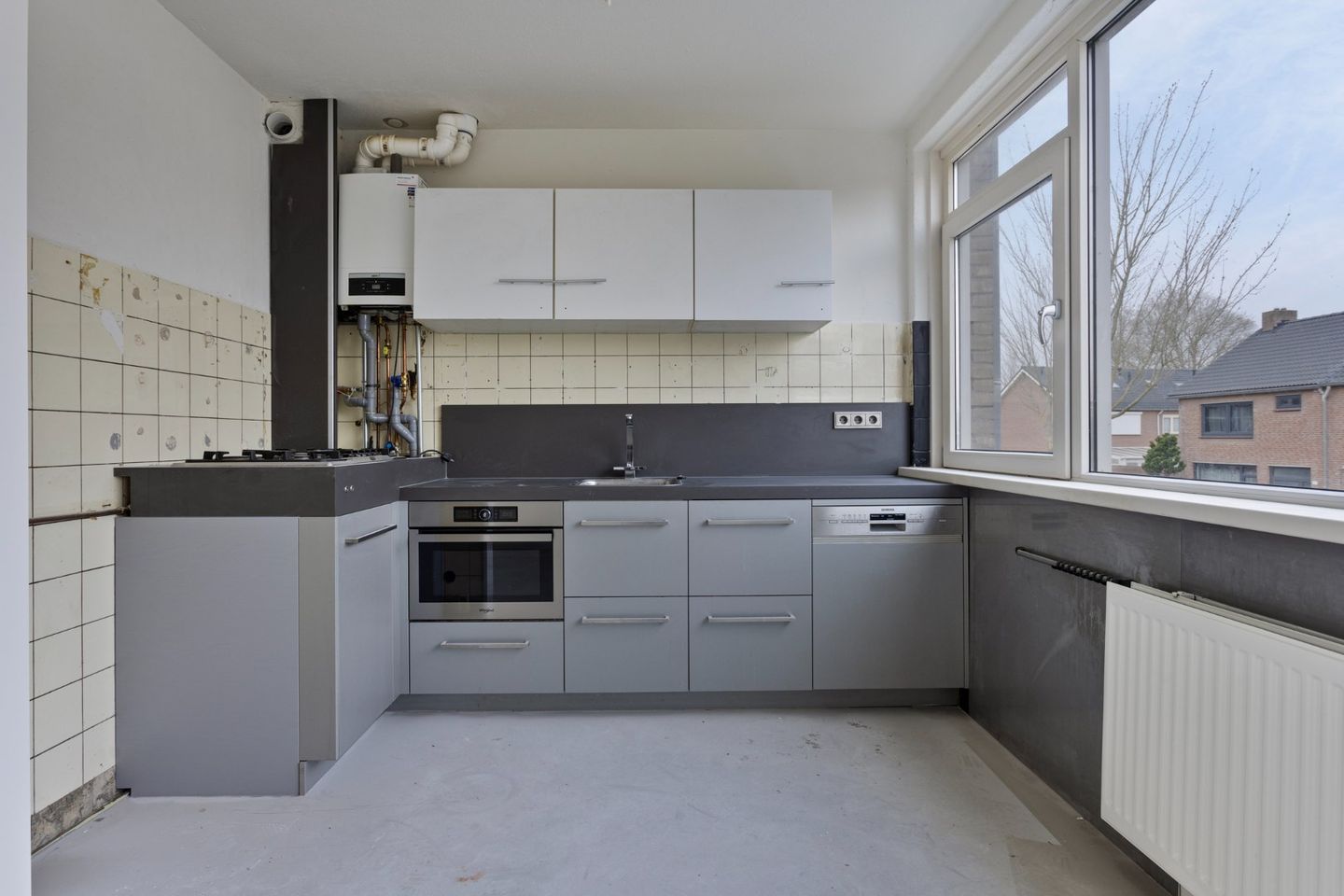 Photo 10 of Leliestraat 122