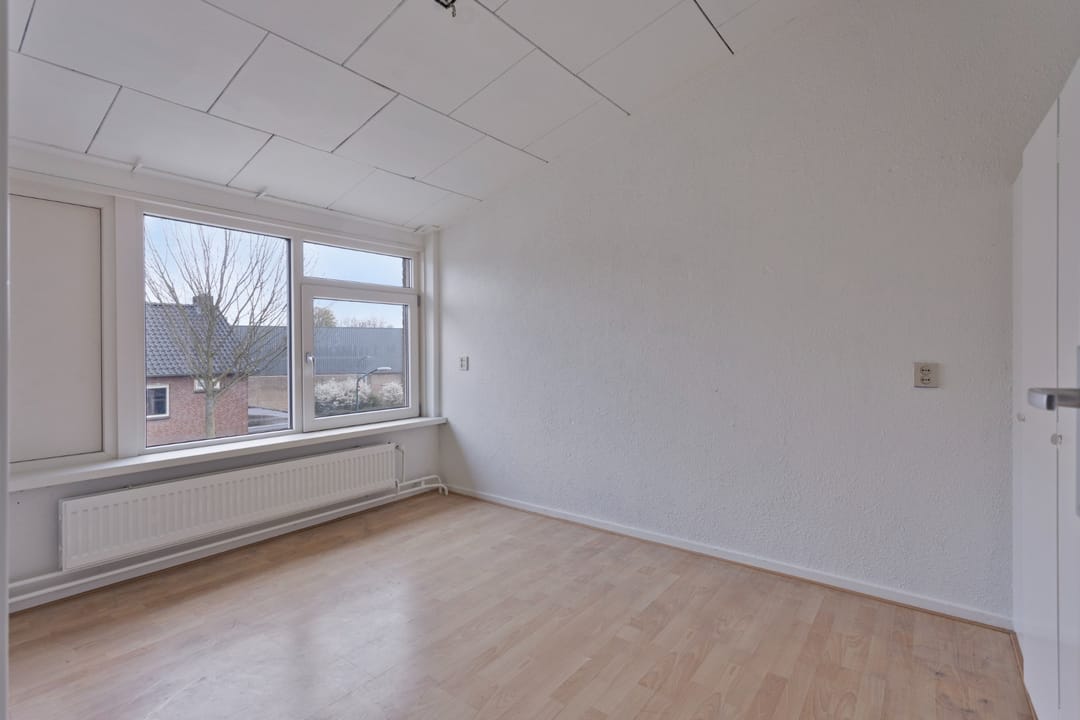 Photo 13 of Leliestraat 122