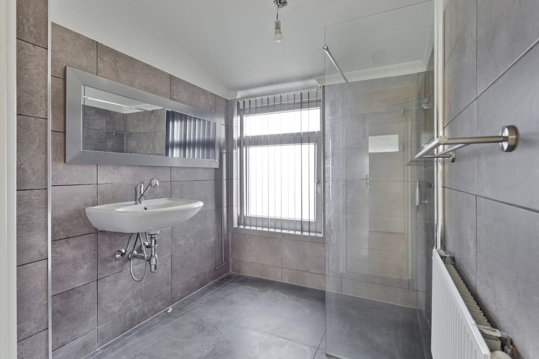 Photo 16 of Leliestraat 122