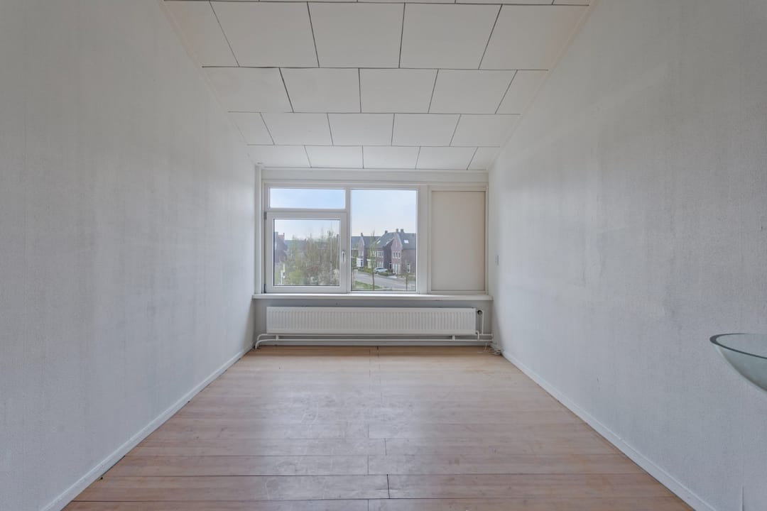 Photo 17 of Leliestraat 122