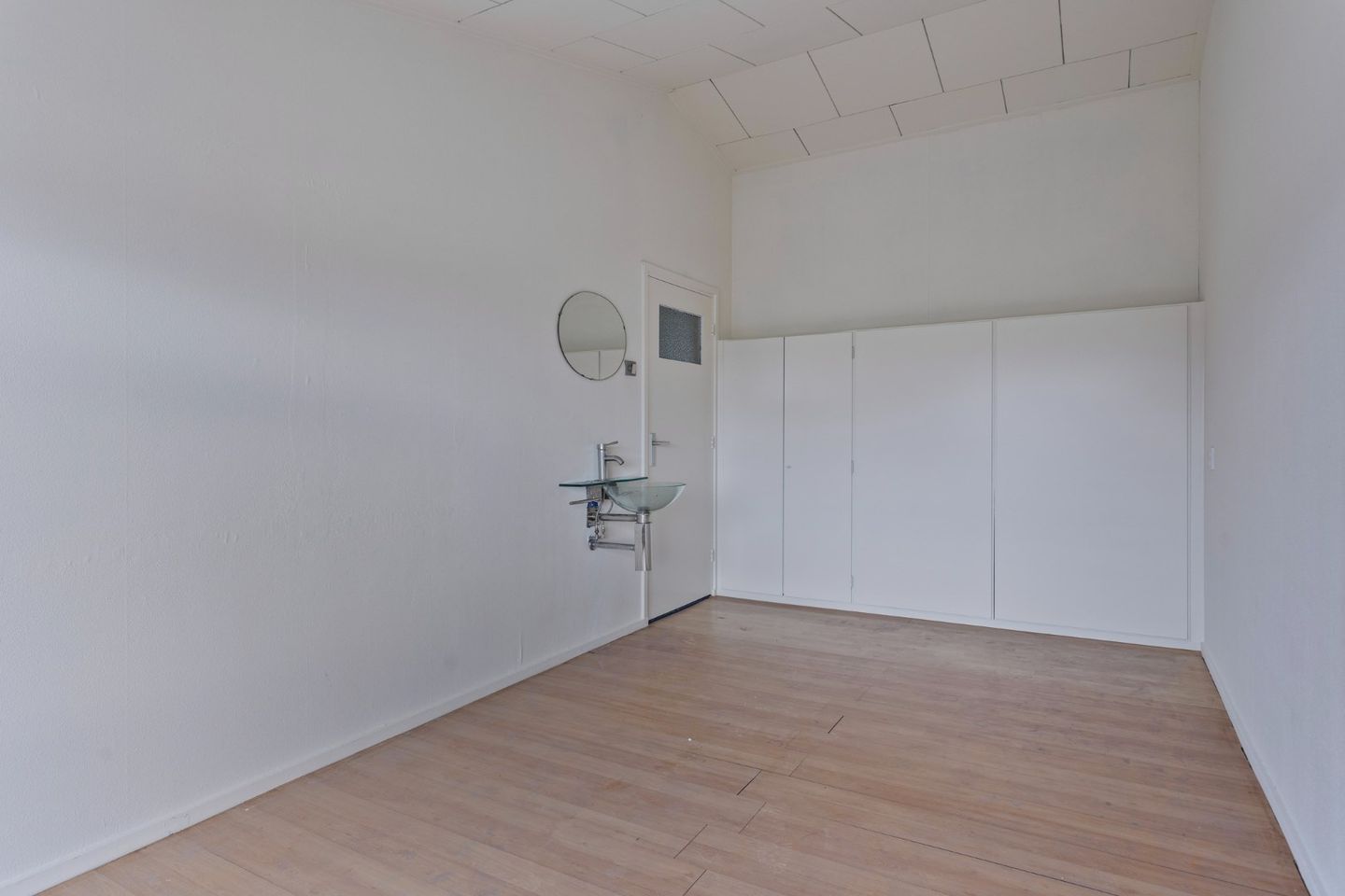 Photo 19 of Leliestraat 122