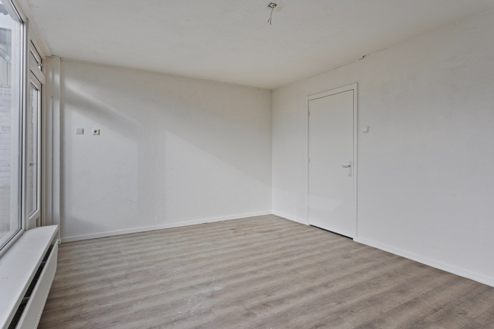 Photo 24 of Leliestraat 122