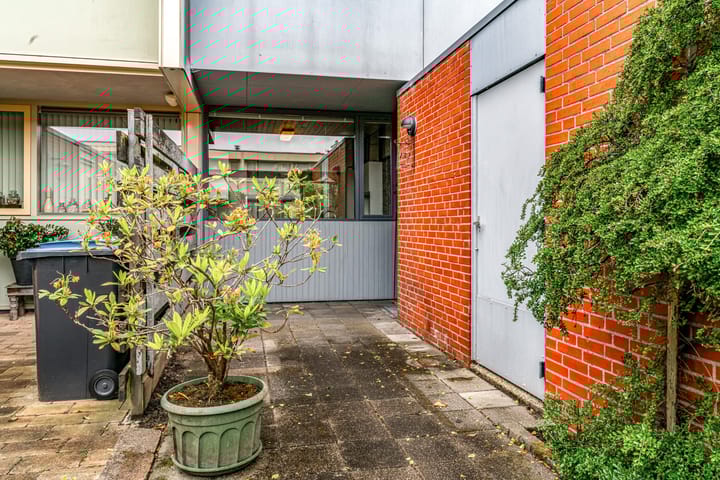 Photo 2 of Bertram 132