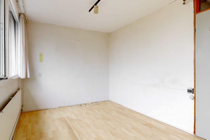 Photo 10 of Bertram 132