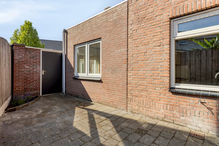 Foto 25 van Molenstraat 12