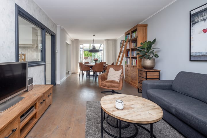 Foto 11 van Bernhardstraat 79