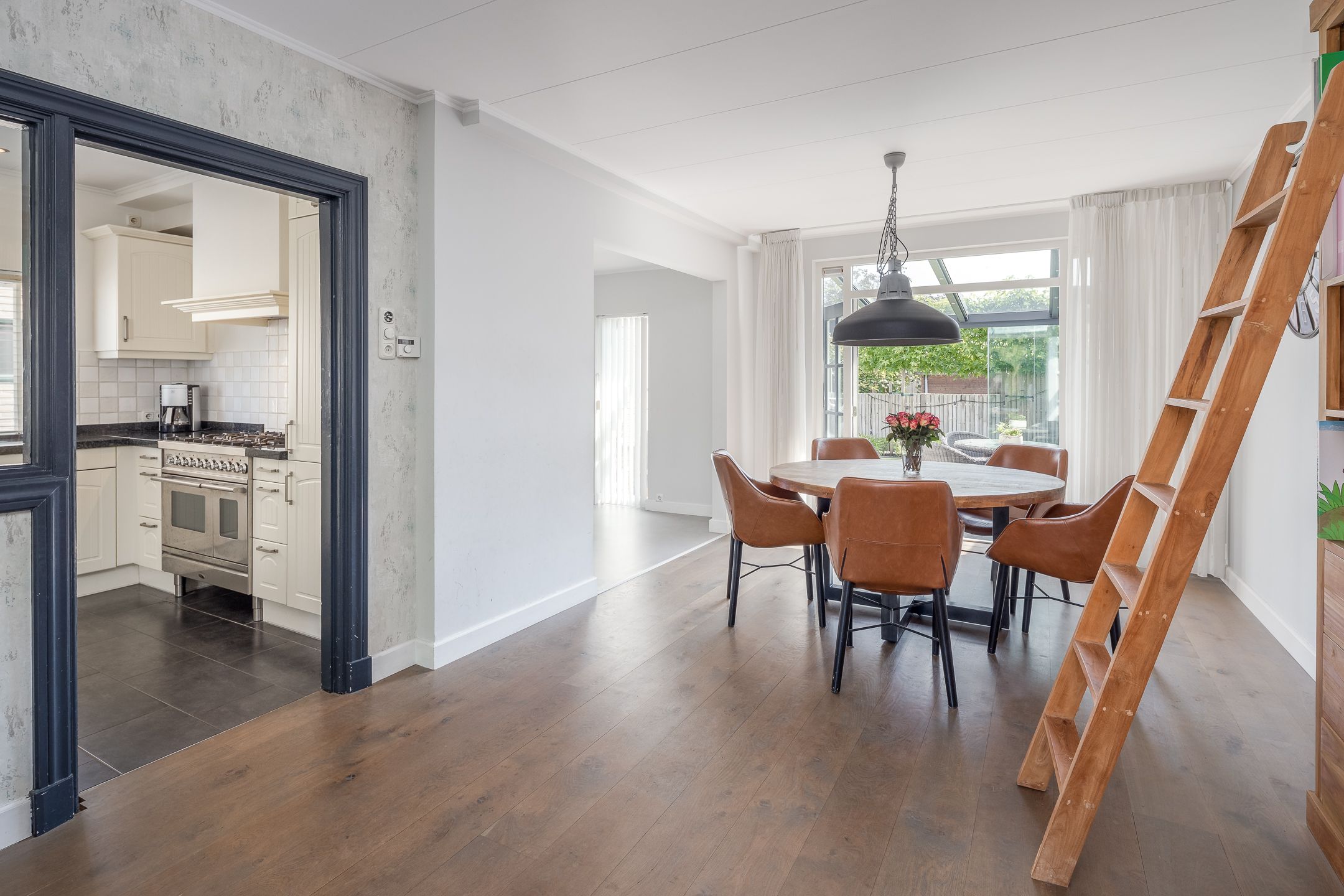 Foto 12 van Bernhardstraat 79