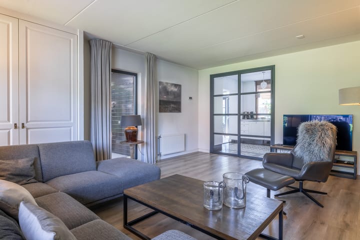 Foto 19 van Nieuwenhuisstraat 1