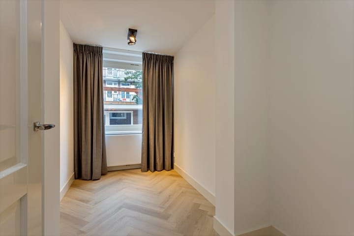 Foto 8 van Kinderdijkstraat 12-H