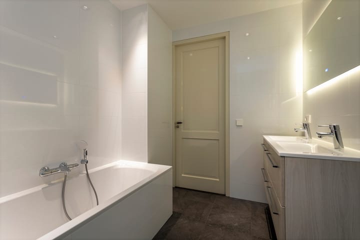 Foto 10 van Kinderdijkstraat 12-H