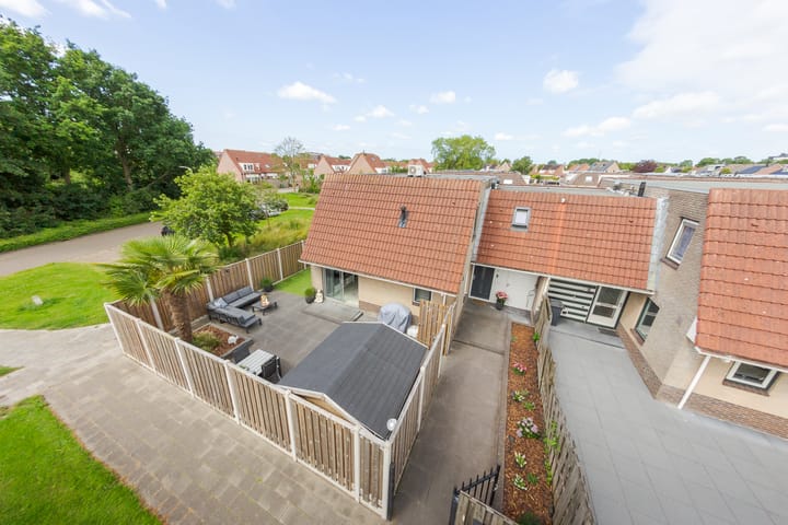 Foto 33 van Wilgeroosje 14