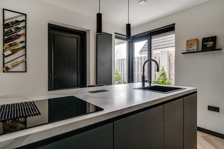 Photo 23 of Commendereijstraat 5