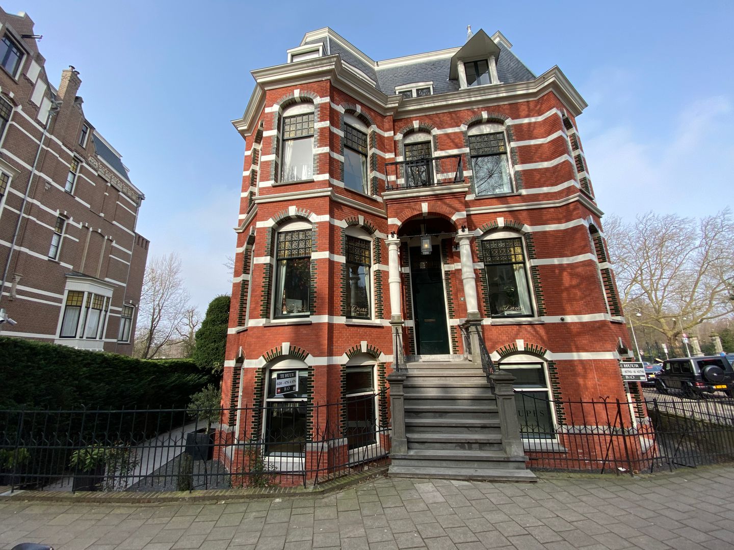 View photo 3 of Van Eeghenstraat 82