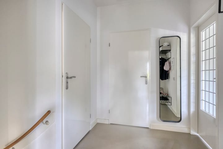 Photo 7 of Schout van der Voortstraat 17