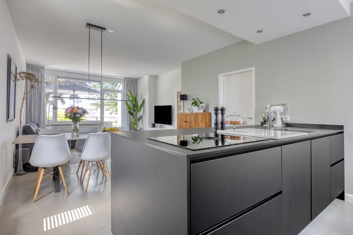 Photo 10 of Schout van der Voortstraat 17