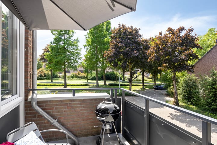 Photo 20 of Schout van der Voortstraat 17