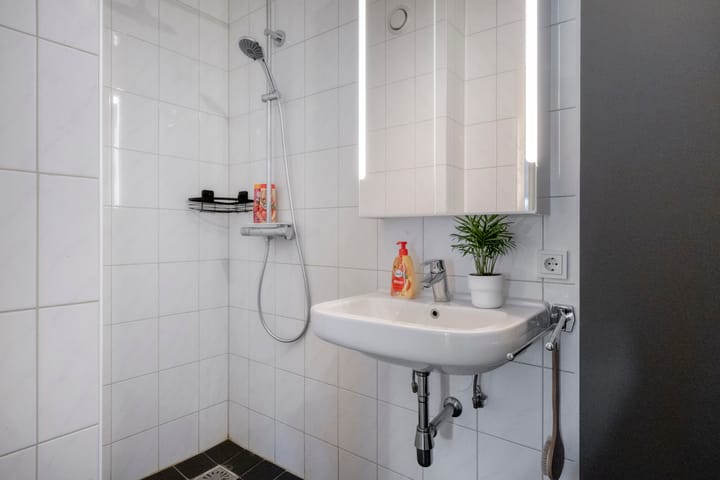 Photo 28 of Schout van der Voortstraat 17