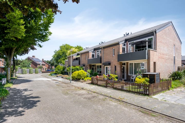 Photo 31 of Schout van der Voortstraat 17