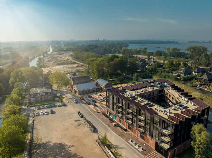 Photo 9 of E.J. Ruijgplein 68