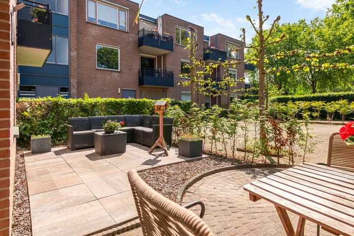 Foto 4 van van Heeckerenweg 10