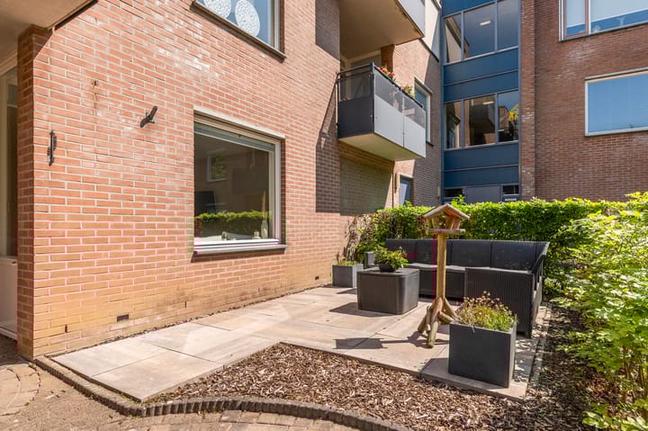 Foto 5 van van Heeckerenweg 10