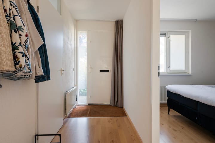 Foto 8 van van Heeckerenweg 10