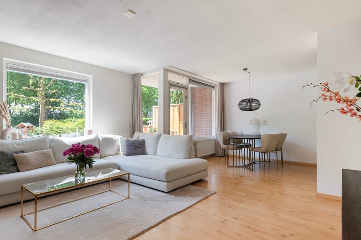 Foto 17 van van Heeckerenweg 10