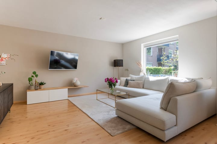 Foto 19 van van Heeckerenweg 10