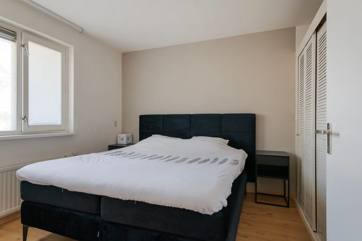 Foto 24 van van Heeckerenweg 10