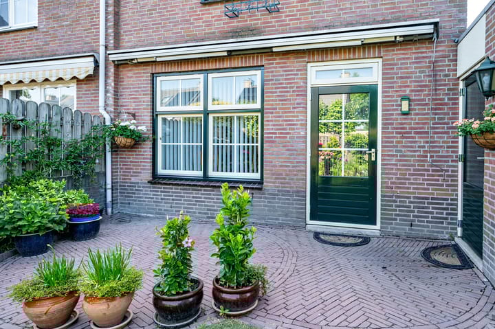Photo 31 of Oscar Woltersstraat 15