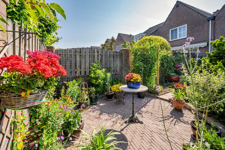 Photo 44 of Oscar Woltersstraat 15