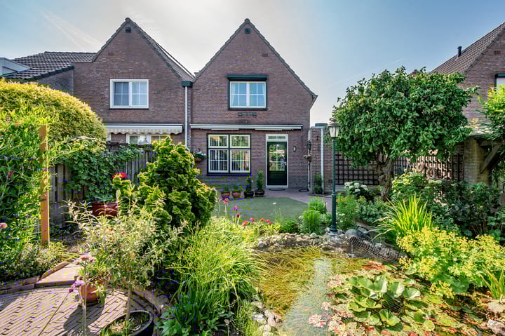 Photo 45 of Oscar Woltersstraat 15