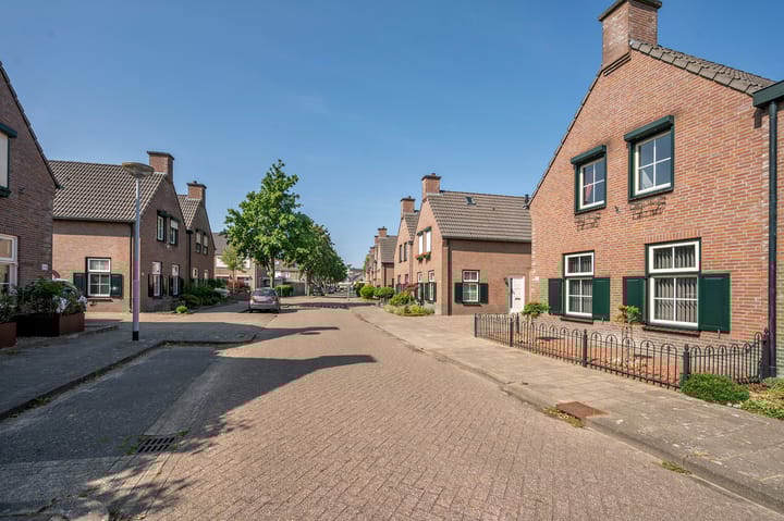 Photo 47 of Oscar Woltersstraat 15