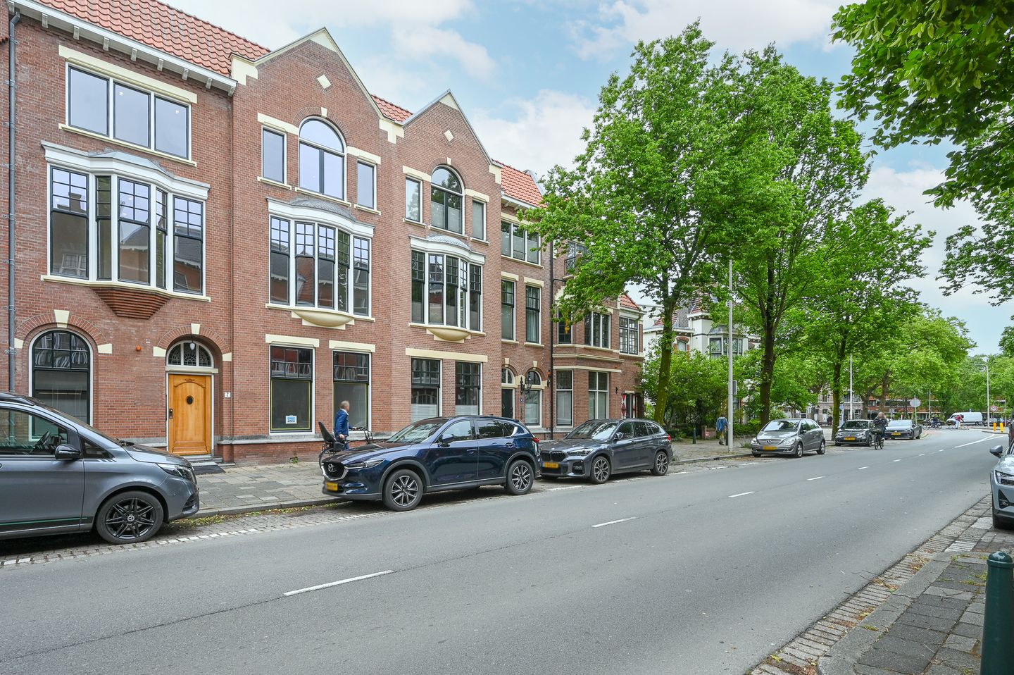 View photo 2 of Frederik Hendriklaan 7