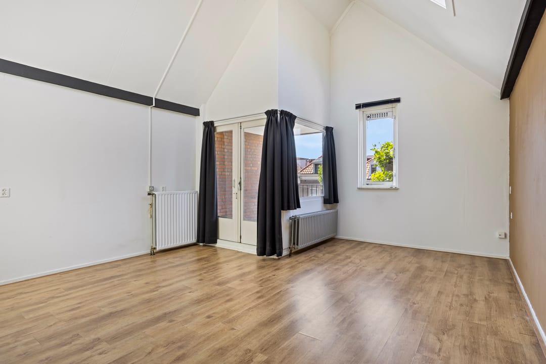 Photo 2 of Van Dishoeckstraat 32