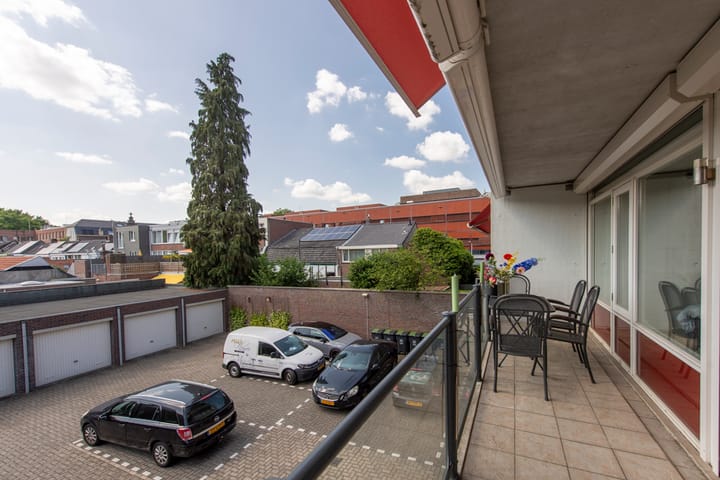 Foto 24 van Bisschop Zwijsenstraat 27-A