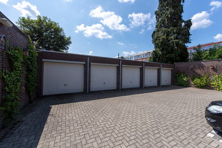 Foto 27 van Bisschop Zwijsenstraat 27-A