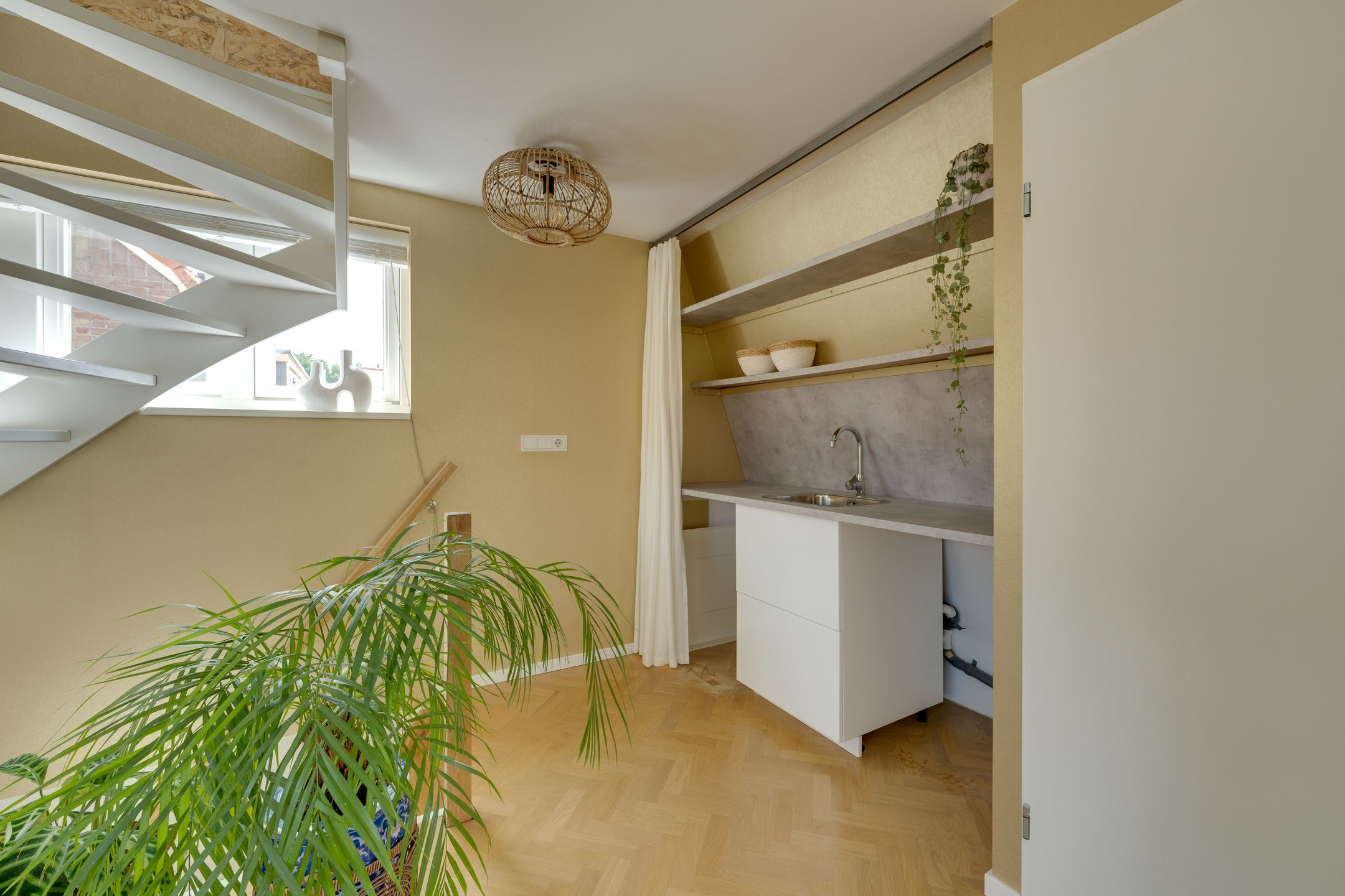 Photo 36 of Uranusstraat 9