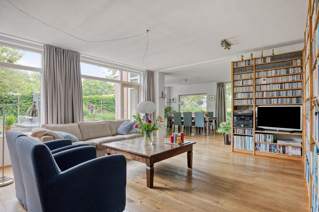 Foto 13 van Esdoornstraat 57