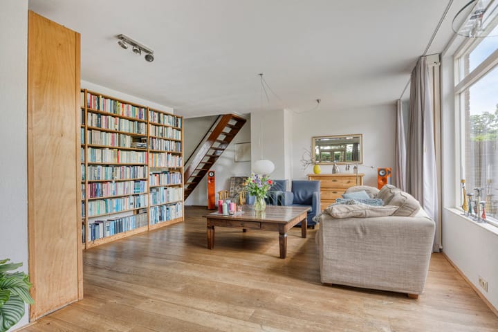 Foto 14 van Esdoornstraat 57