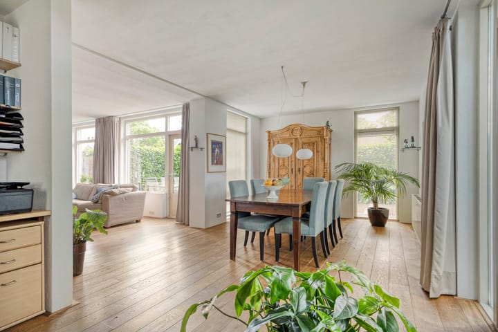 Foto 16 van Esdoornstraat 57