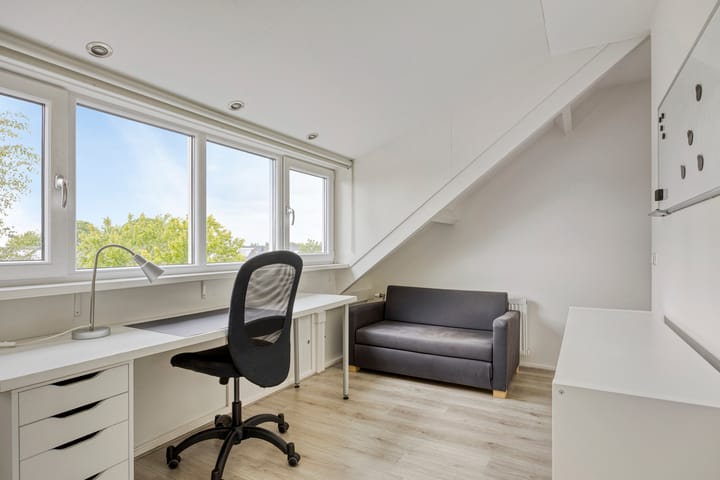 Foto 32 van Esdoornstraat 57